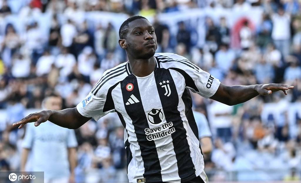 穆阿尼租借加盟托特纳姆热刺
穆阿尼租借加盟托特纳姆热刺